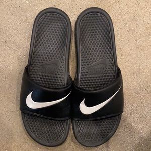 Nike slide sandal - almost new